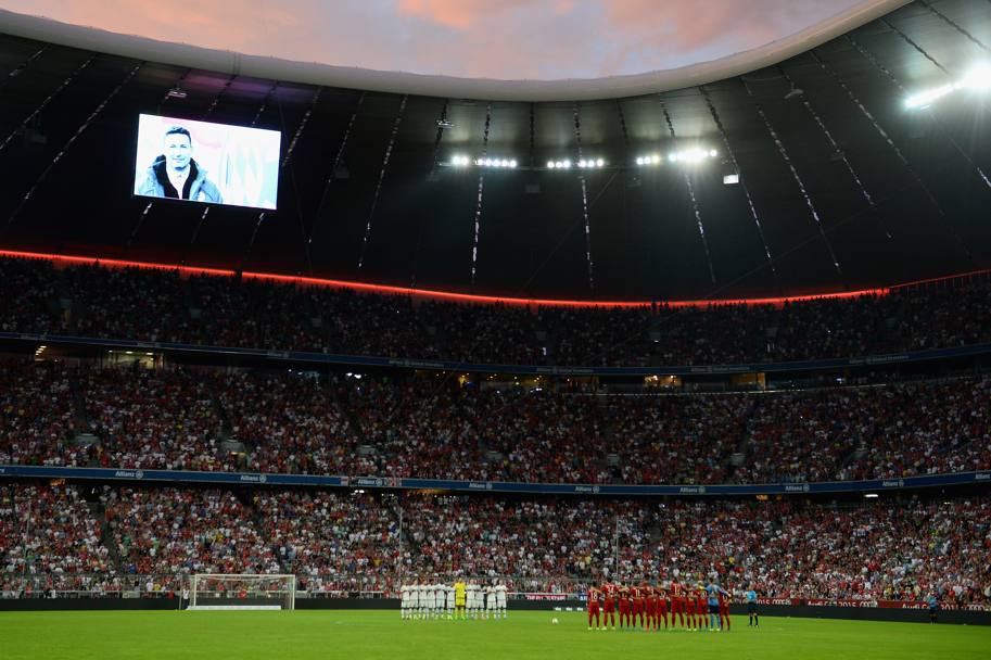 Un minuto di silenzio per la morte di Stephan Beckenbauer, figlio di Franz Beckenbauer. Getty Images